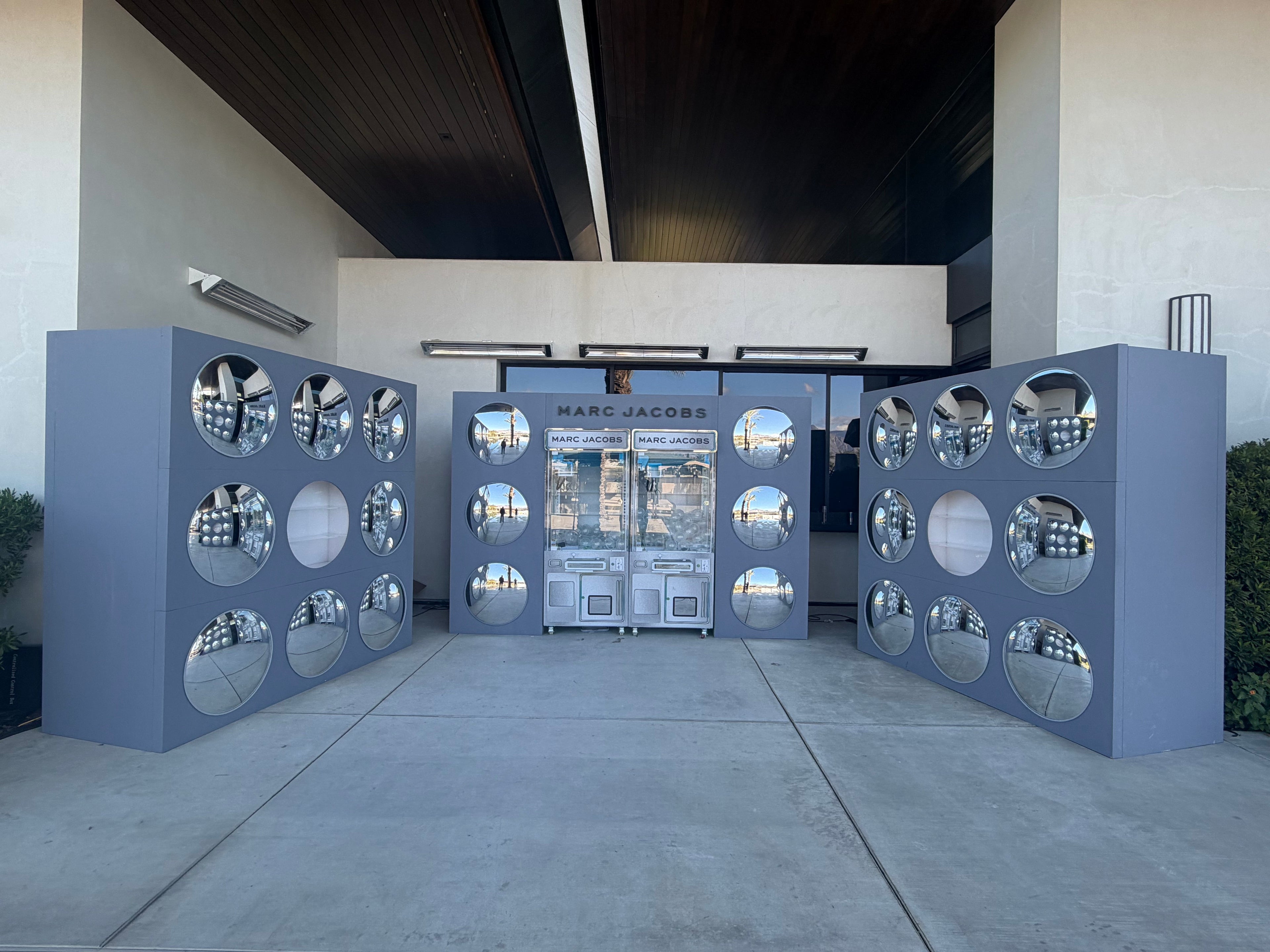 Doctor Catcher™ 34" Claw Machine with 7 Color Neon Cabinet Lights